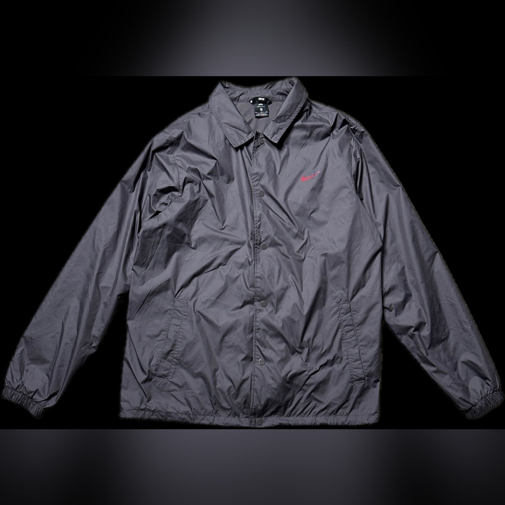 Nike Men's SB Shield Skate Coaches Jacket